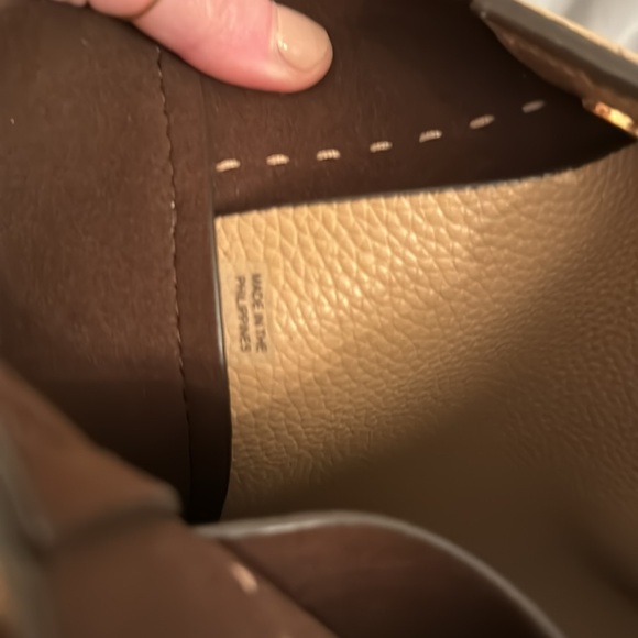 Tory Burch McGraw Bucket Bag, Hobo Purse Pebbled leather Buff Nude A00144 - Picture 6 of 16